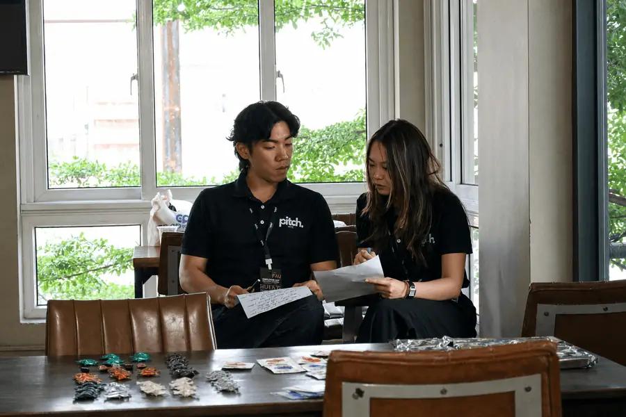 Rachel and Zhi Feng, pitchMe co-founders, working together